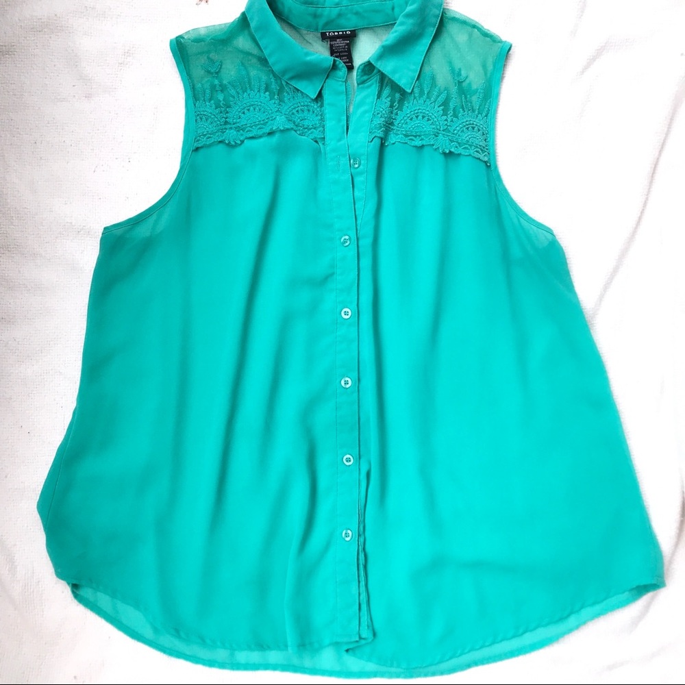 Torrid 2 Teal collard sleeveless Flowy button up